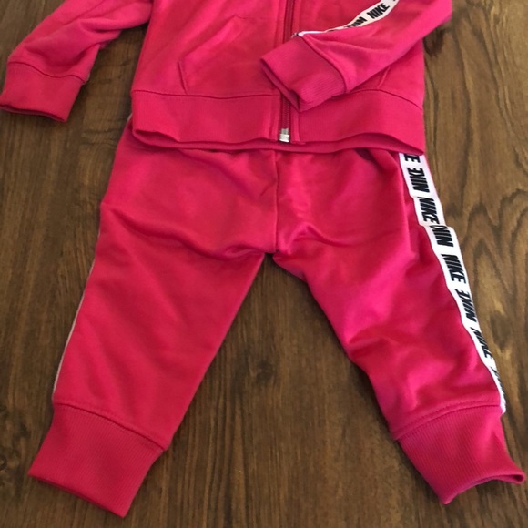 Nike Sweatsuit - Picture 2 of 4
